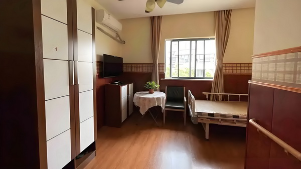 深圳落户费_阿娇一个人独居北京3居室，自称比香港要便宜 独居北京3不离党离岗