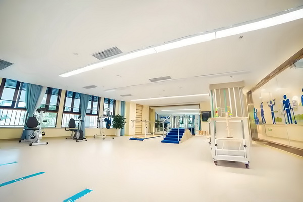 应届生接收入户深圳_这版超人如何应对特朗普的时代 途牛网的情况预订显示旅游